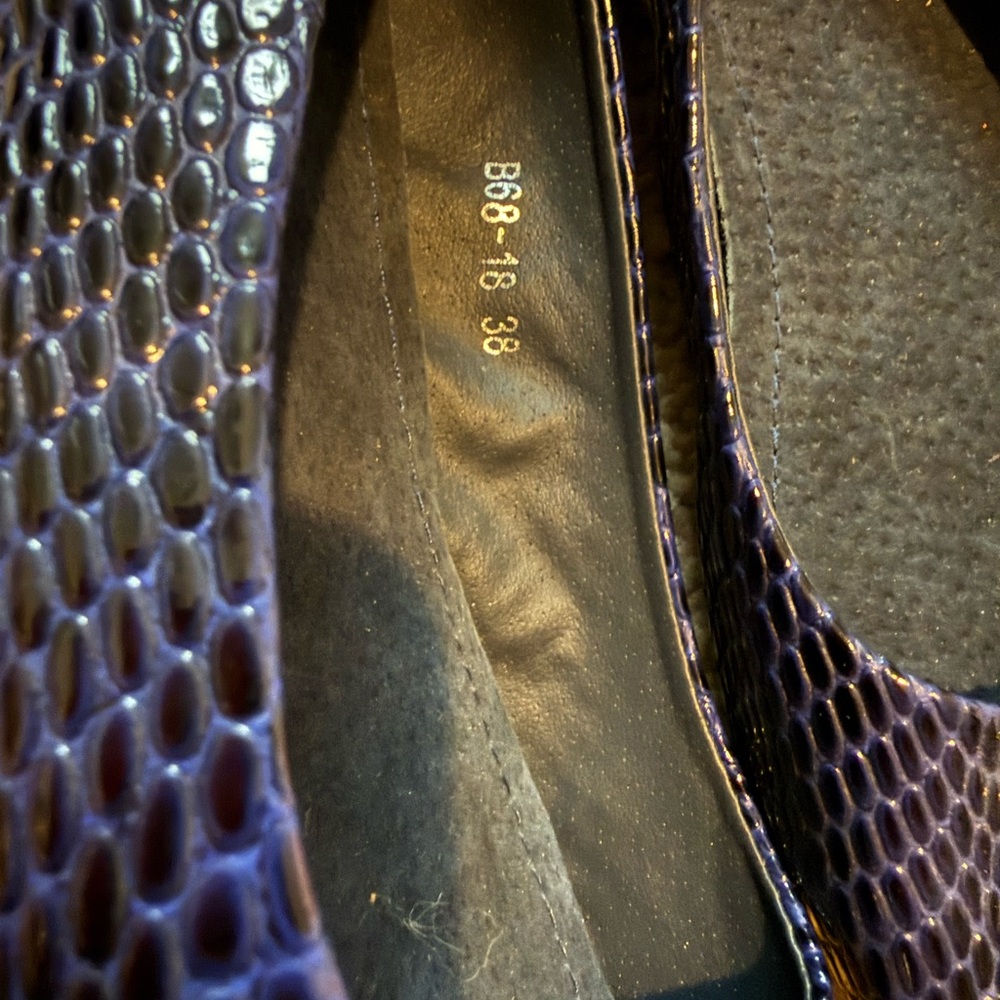 Tory Burch Blue Textured Flats with Gold Emblem - Picture 5 of 5